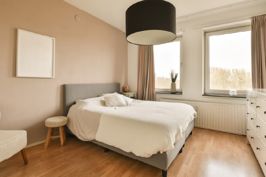 Qué debe tener una habitación segura para un adulto mayor